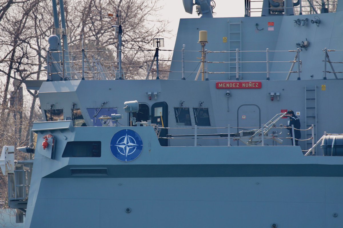 YorukIsik's tweet photo. #NATO #SNMG2 Istanbul port call: Armada_esp’s Alvaro de Bazán class AEGIS frigate & @COM_SNMG2 flagship ESPS Méndez Núñez & Turkish Navy MEKO200TN IIA/B Barbaros class frigate TCG Kemalreis F247 pierside at Sarayburnu. #WeAreNATO #StrongerTogether #SHAPE70 https://t.co/tikL0xLk5j