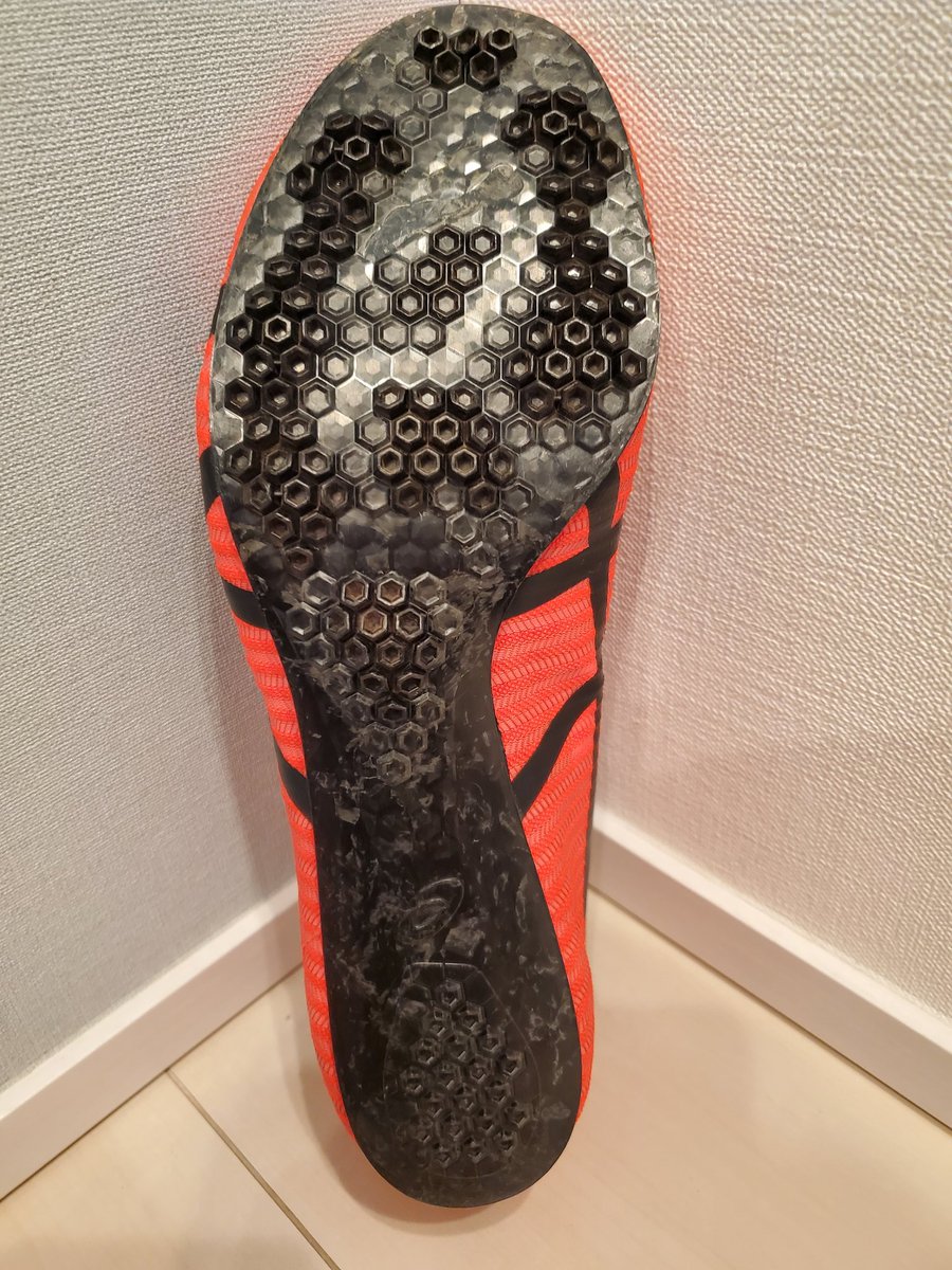 Choichoi5208's tweet photo. 今回走った距離は300mで累計1900mです！久しぶりに走ったらとても疲れました... #陸上 #スパイク #陸上スパイク https://t.co/ATJwDBWvor