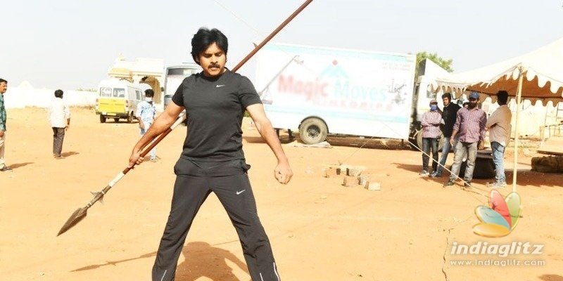 ganeshbandla's tweet photo. యుద్ధం లోకి దిగుతున్న వీరుడు మా ధీరుడు  నా దేవుడు ⁦@PawanKalyan⁩ https://t.co/oh9Q5huCDY