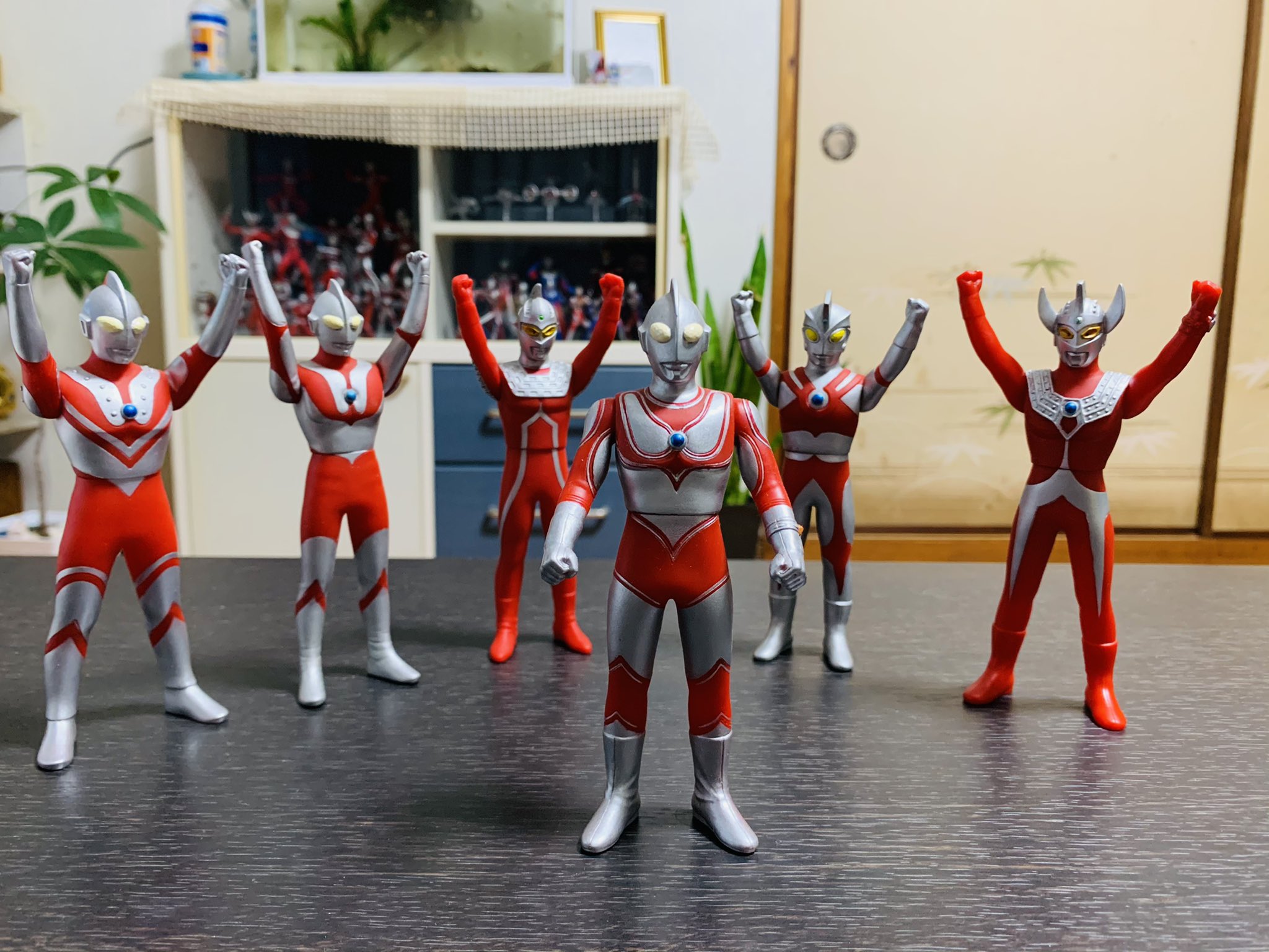 やじるし 帰ってきたウルトラマン第1話放送50周年おめでとうございます ついに50年 僕が生まれる年以上前から愛され続けている不屈のヒーロー 僕も大好きです 帰ってきたウルトラマン 帰ってきたウルトラマン50周年 T Co 7d4mdxffer Twitter やじるし 帰ってきたウルトラマン第1話放送50周年おめでとうございます ついに50年 僕が生まれる年以上前から愛され続けている不屈のヒーロー 僕も大好きです 帰ってきたウルトラマン 帰ってきたウルトラマン50周年 T Co 7d4mdxffer Twitter