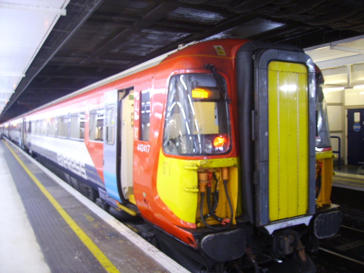 loypass_SCCar's tweet image. 🚈😢What turn out to be my last great views of the #Wessex electric - in their @SouthernRailUK / @GatwickExpress days, captured during a trip to Brighton Oct 2012 - only sighting post-refurb at Woking Jan 2020 went unrecorded. #class442 - a unit taken before its time. #BREL