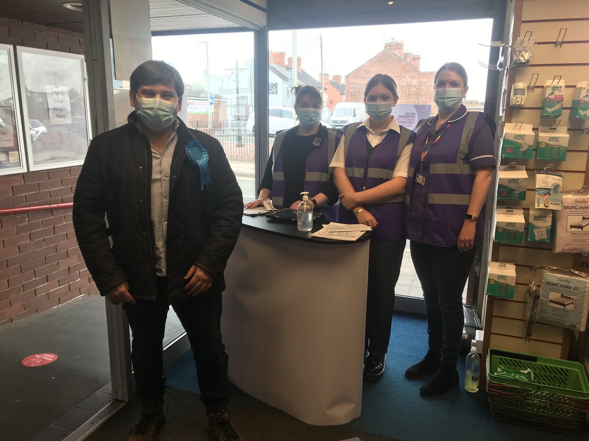 ABridgen's tweet photo. I have had my first vaccination of the Oxford AstraZeneca vaccine this morning at Masons Pharmacy in Coalville. The staff were very helpful. Can I encourage everyone to take up there vaccine appointment and protect themselves and those they love. Together we can beat Covid. https://t.co/zkquqO3xLr