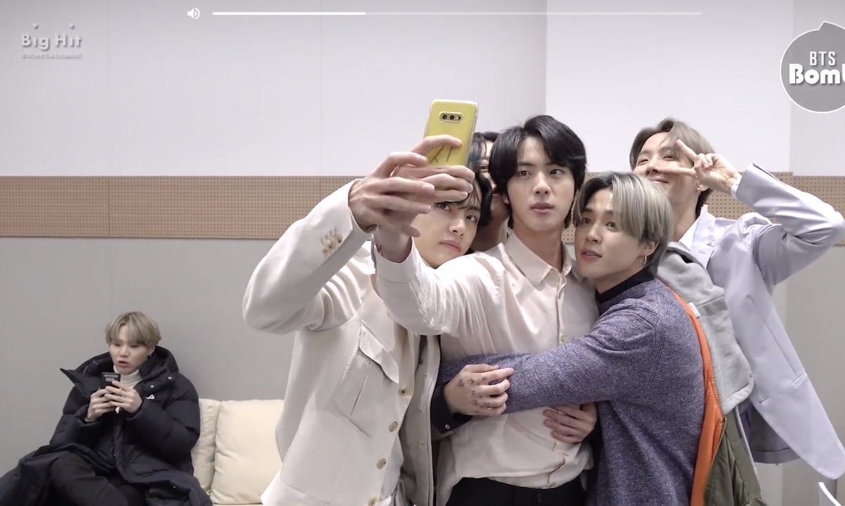 jtoni_n's tweet photo. THIS CATEGORY OF BTS PICTURES https://t.co/6AnZosSYW3