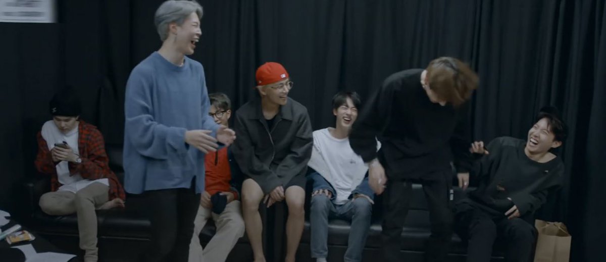 jtoni_n's tweet photo. THIS CATEGORY OF BTS PICTURES https://t.co/6AnZosSYW3