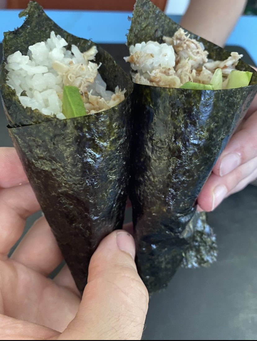 NMayburgh's tweet photo. 🍣 RT to Sushi this afternoon
We’re making sushi &amp; spring rolls on stream this Friday if you want to cook w/ us!

 Rolls
1 cup Sushi Rice
1.5 cup Water
4 tbsp Rice Vinegar
1/4 tsp Salt
3 tbsp Sugar
1.5 tbsp Vegetable Oil
Seaweed Sheets 

Avocado
Cucumber
Crab Meat https://t.co/L6YmNBeaVH
