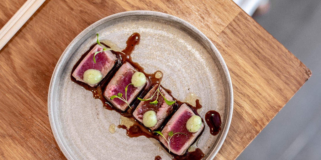 rawfishlondon's tweet photo. RAW &amp; FUN
Seared Yellowfin Tuna , with Lemon, Soy and Coriander dressing.

#RAWFishLondon #SeafoodRestaurant #BrickLane #OutdoorDining #LondonEats #FishAndCocktails #RAWandFun #YellowfinTuna #Seafoodlovers #EastLondonFood #BestLondonRestaurants #Culinary https://t.co/nRbxwfkiWm