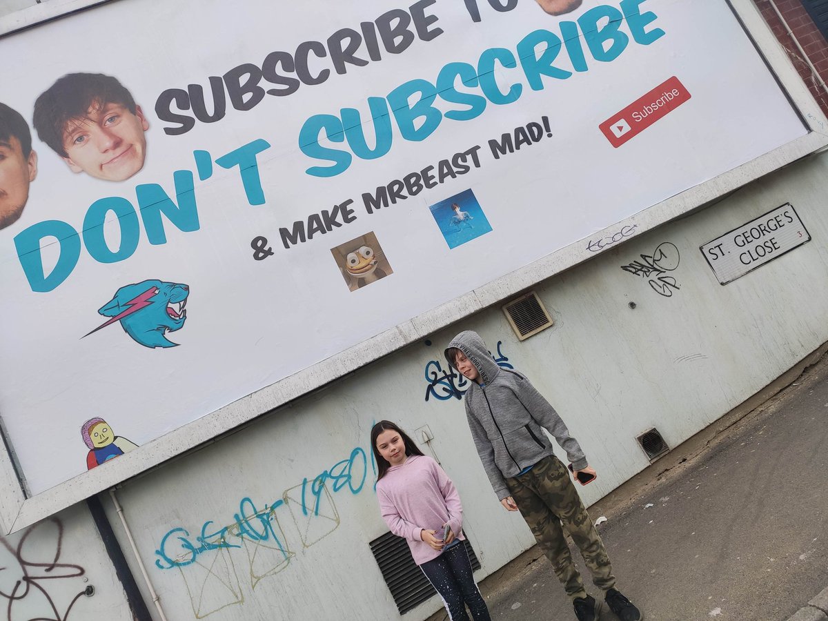 DiscusNewbie's tweet photo. Found the @JackMasseyWelsh  Billboard, got two more people to subscribe while explaining why I was being forced made to make a TikTok in front of it for the daughter. Life is weird. https://t.co/VbAmgDSOJx