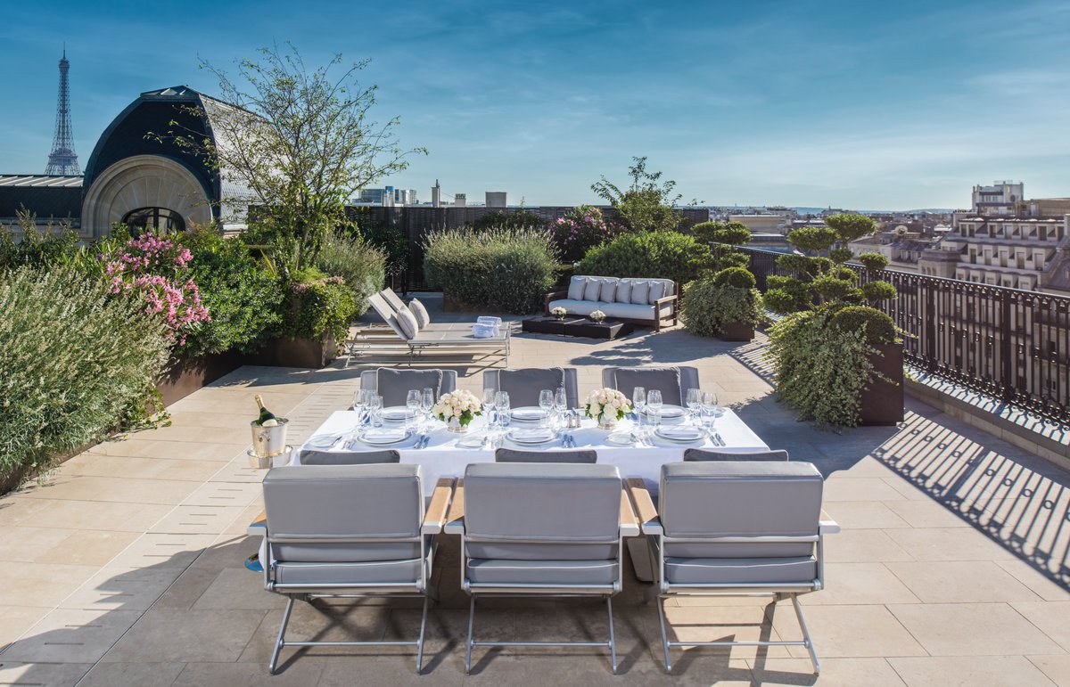 Our Katara suite is the perfect spot for a family lunch under the sun ☀️
Learn more: bit.ly/3du05Yp