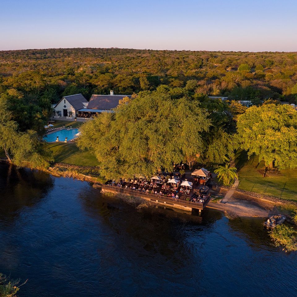 Taking full advantage of the spectacular setting, toast Africa’s legendary sunsets in the perfect setting for sundowners. Our PLATINUM DISCOVERY Loyalty members can redeem their experience for two.

Redeem here bit.ly/2KC8IFT

#anantarahotels #discoveryloyalty