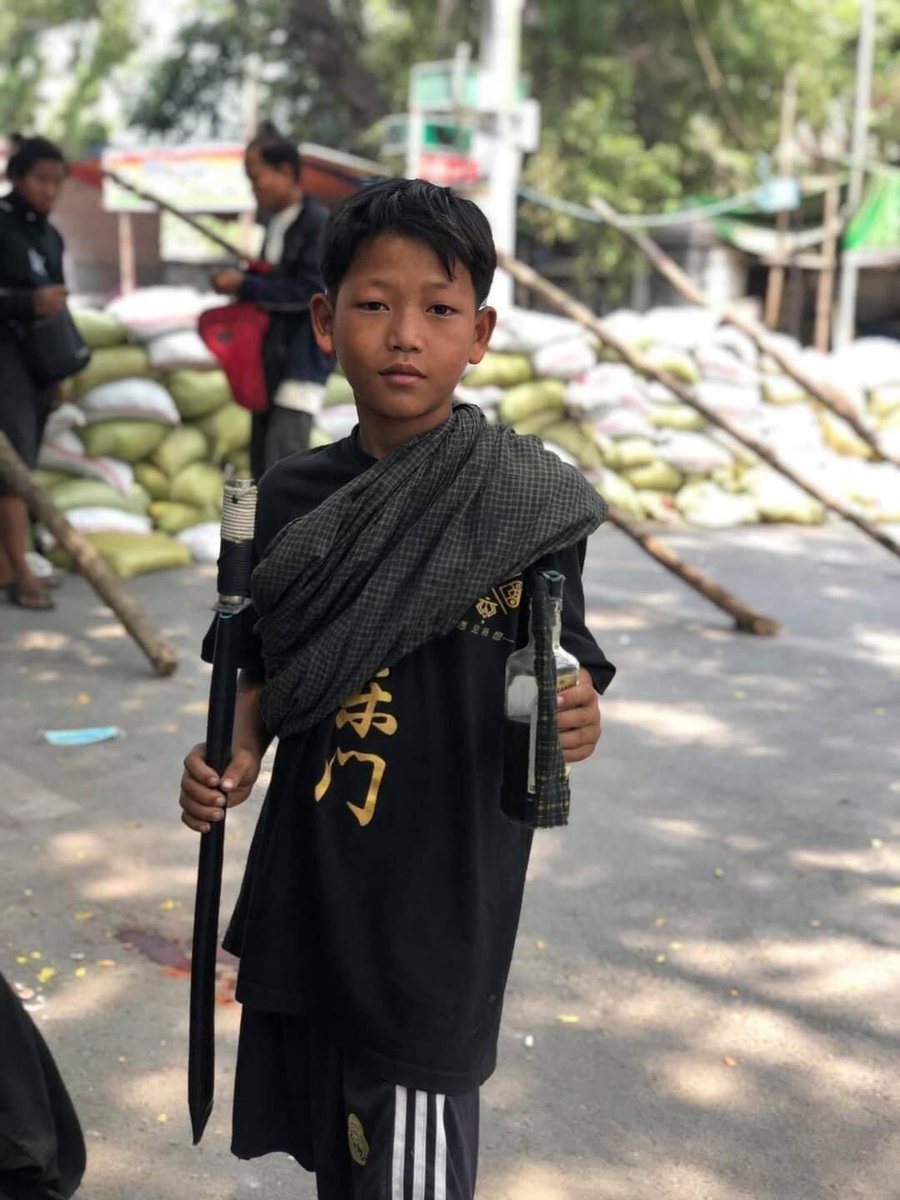 yellhtook's tweet photo. #WhatsHappeningInMyanmar 
#ChildrenRioters #PeacefulProtesters ?
#PipeGuns #Rifles
#Machetes #Arson
#ProtestersTurnViolentRioters
#ClarrisaWard ignored this?
#whatscnndoing? https://t.co/mauuUp8tRk