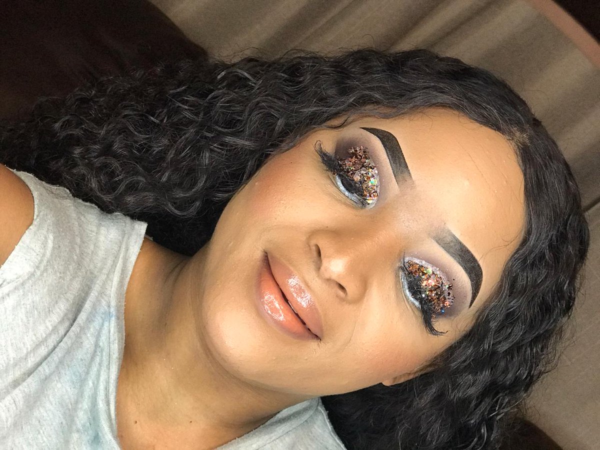MandisaMsomi2's tweet photo. Durban Based Makeup Artist, i do Travel and i do House calls.

Facebook:Mandiey Pearl Msomi or Mandiey's Facebeat
Instagram:glowup_with_mandiey

#GirlsTalkZA #makeupbyme https://t.co/i3DLjLZOjk