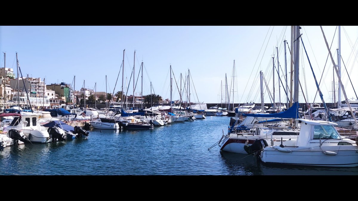 Droness11's tweet photo. 🔵 Aprovechamos este fantástico día para visitar a nuestros clientes y a sus embarcaciones en el #portmasnou ☀️ https://t.co/XLmX0gLmzD