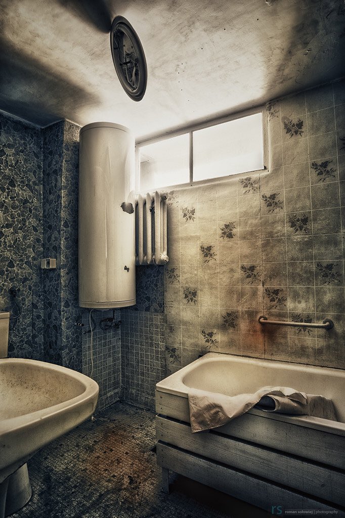 DebbieFiles's tweet photo. Episode 14 The old lady in the bath tub is now live! 🕷 https://t.co/l0yRqLQPRy