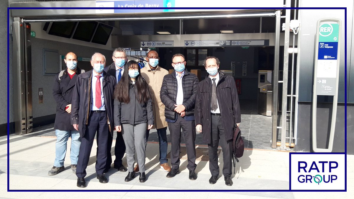RATPGroup_Terr's tweet photo. [Visite] @jysenant, maire de la @VilleAntony et deux de ses adjoints, visitaient ce matin la gare rénovée de Croix de Berny sur la ligne du #RERB à l'occasion de sa prochaine mise en service. https://t.co/1OjptW8WXy