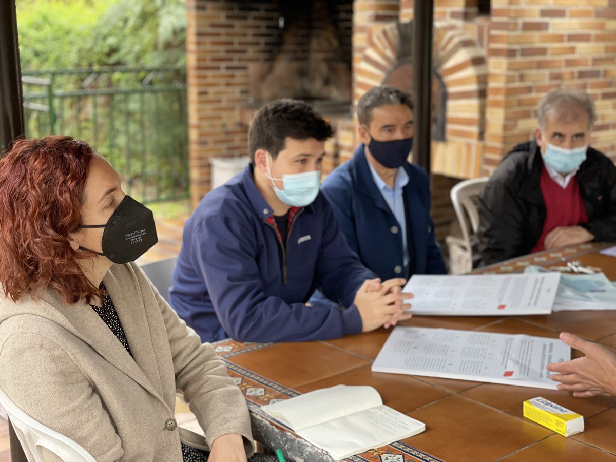 Continuamos presentando nuestro decálogo de necesidades más urgentes a los partidos que concurren al #4M Hoy con @MasMadridCM en <a href="/APADISASOC/">APADIS</a> 
👉Rescate de los recursos residenciales de personas con did 
👉Desbloqueo plazas autismo #SOSResisenciasDID #DerechosDID4M