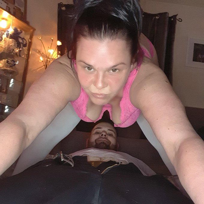 Last night's antics paid the maintenance man in kind 😈😈😘😘 https://t.co/oe2SIWM5LY https://t.co/Th15y<a href="/tag/onlyfans"class="tags"><span>#onlyfans</span></a>