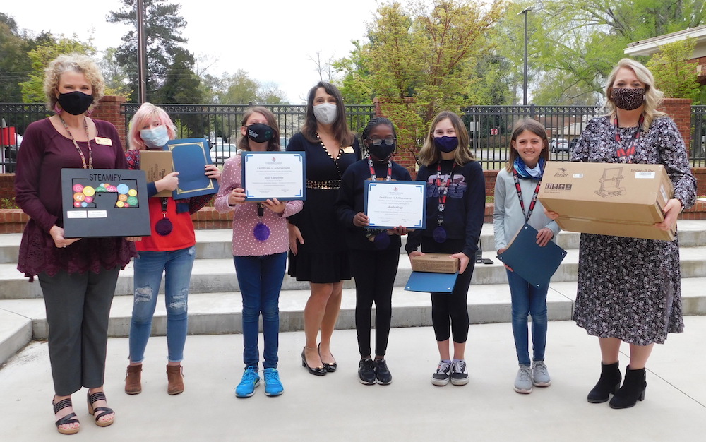 AUG_CollegeofEd's tweet photo. STEAMIFY grand prize winners received 3D printers from @AUG_University! Read about our STEAM education competition, and the incredible students who competed in 2021: https://t.co/LUs4wdXZcF
#Education #STEAM #STEM https://t.co/iwGRnKY5xr