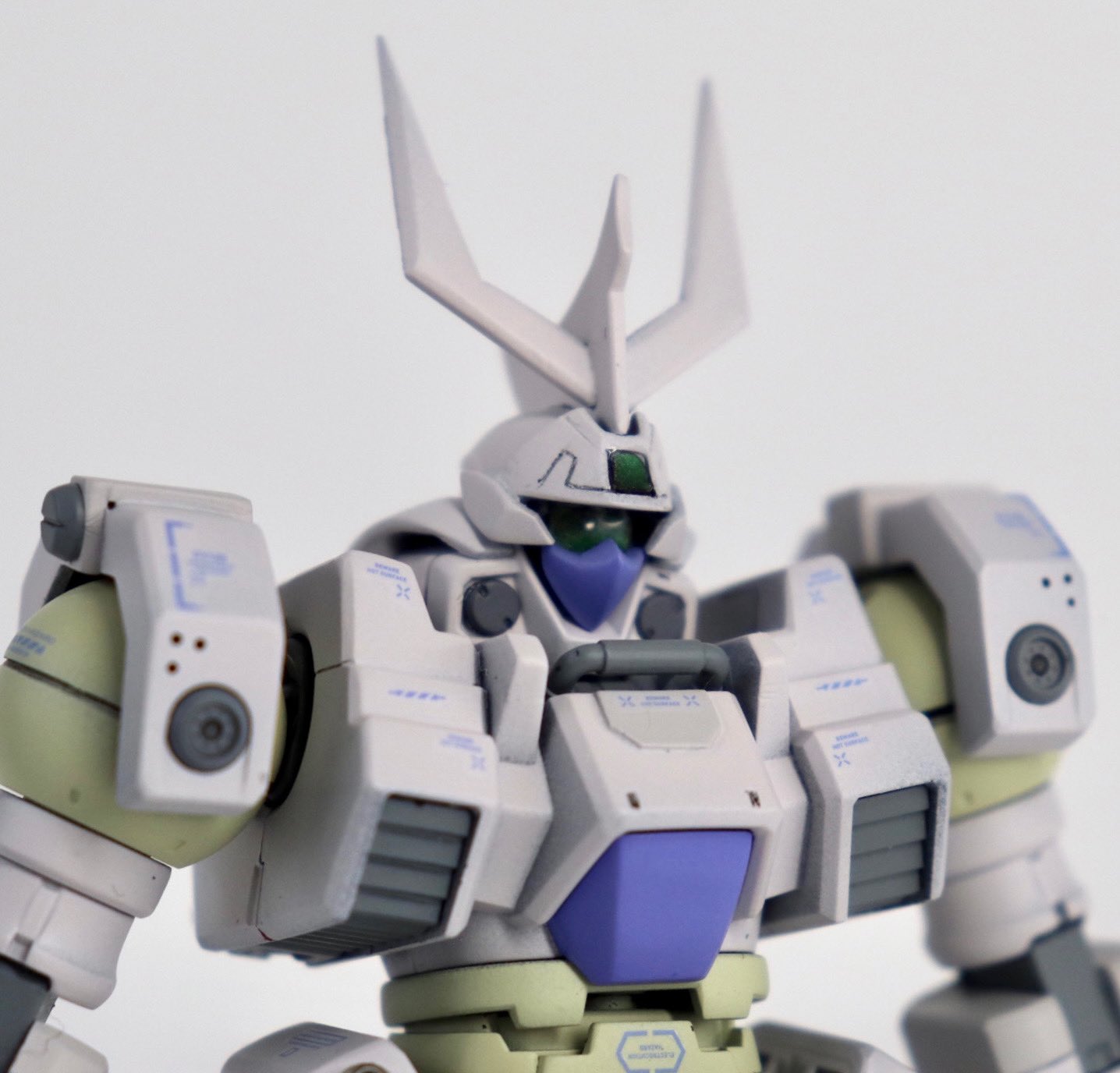 サイファー メリクリウス シュイヴァン アンテナブレードはあえて大きめに製作しました メインカメラは元キットのものだとマスクとのバランスが悪かったので これも新造 英字デカールが無かったので 数字デカールの0と7を2枚でozにしたw T Co