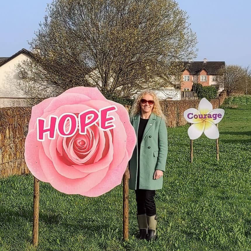 Marie_Casserly's tweet photo. 🌼♥️I'm delighted to take part in this nationwide #FeelGoodCampaign that @SenatorKeogan and Ind Cllrs launched nationwide to help spread a little cheer and bring a smile to people’s faces during these difficult times #Sligo #Easter2021 #HoldFirm #Hope https://t.co/iRaUi2rOrz