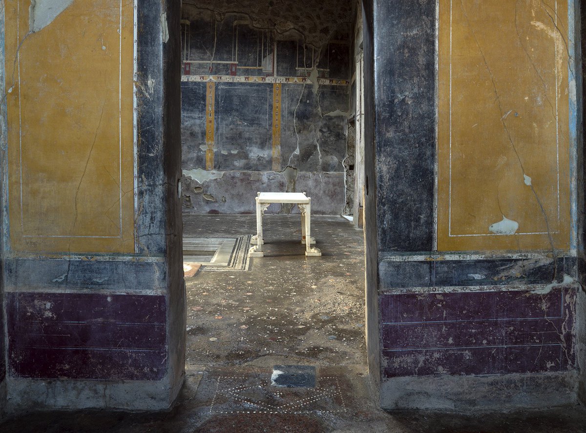 Questi è uno degli #scatti del #progetto fotografico per raccontare l’anima di #Pompei, attraverso lo sguardo di <a href="/luigispinaphoto/">luigispina</a> 
“Interno Pompeiano e Archivio dello Spazio” è il nome della duplice #ricerca artistica che sarà realizzata all’interno del <a href="/pompeii_sites/">Pompeii Sites</a>.