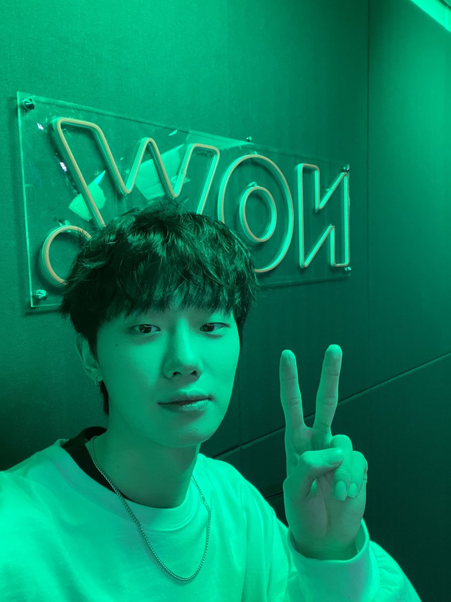 hahyunsang_twt's tweet photo. 팬 여러분💜 행복한 금요일 저녁 보내고 계시나요? 오늘 밤도, 내일 밤도 매일매일 심야영화와 계속해서 함께해 주세요🎬 https://t.co/dk03FGoY85