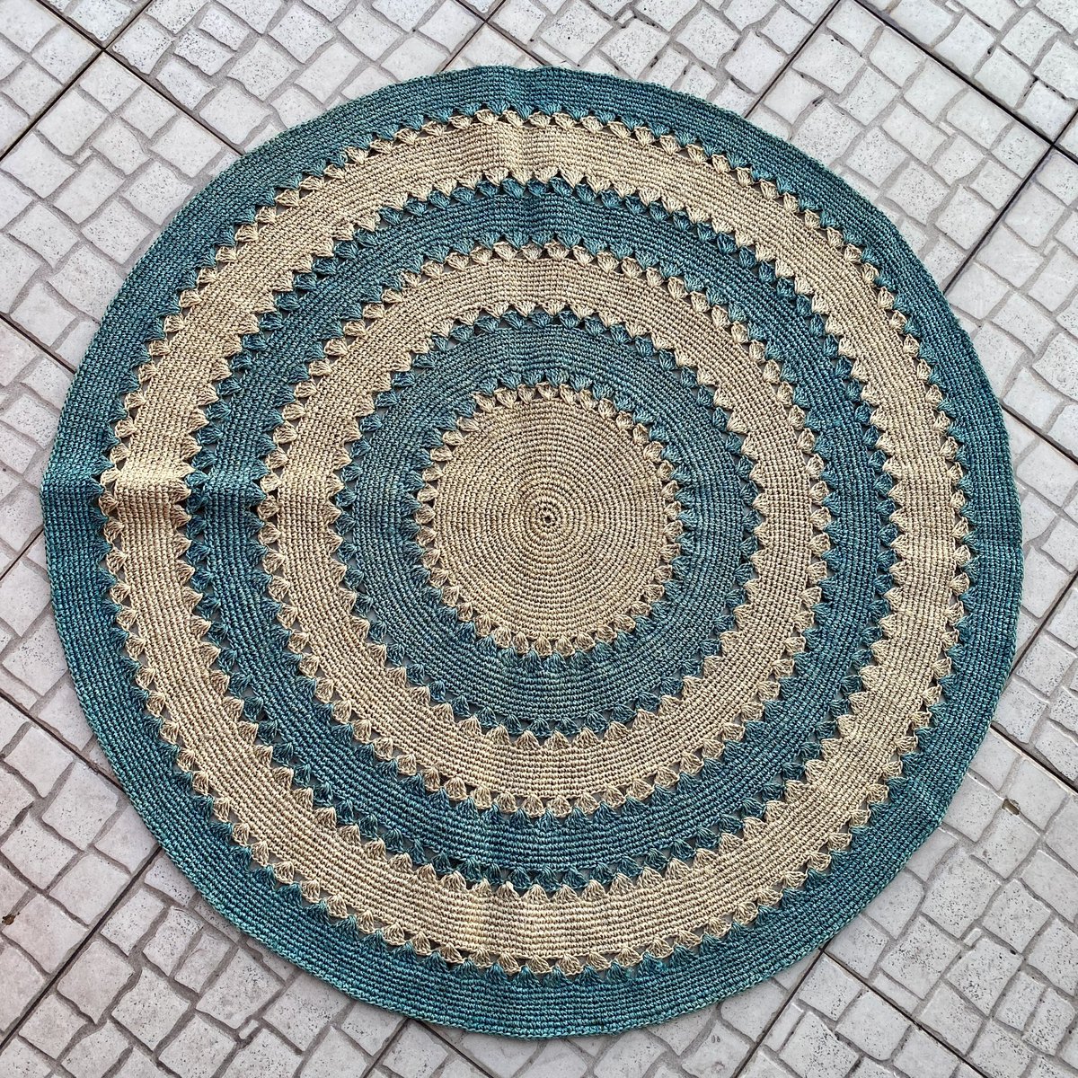 🟢 Die aktuelle Zeit ist schwer für die madagassische Handwerker. Während unserer letzten Reise nach Madagaskar haben wir unsere Partner besucht und beschlossen, andere neue Modelle anzubieten.

🛒  Online kaufen : kunst-koerbe.de/dekorationsart…

#kunsthandwerk #kunst #handmade #art
