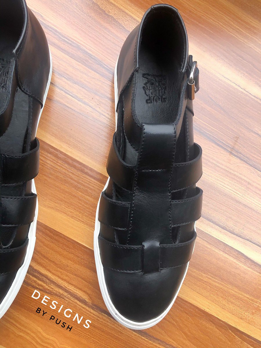 ipushxclusively's tweet photo. Have shoe needs?!
Call now on 08068722472
WhatsApp available
#handmadeshoes #bespokeshoes #madeinnigeria #madeinnigeriashoes #madeinnaijashoes #pushxclusive #shoesbypushxclusive #mensshoes #menswear https://t.co/6h1xPHWr2J