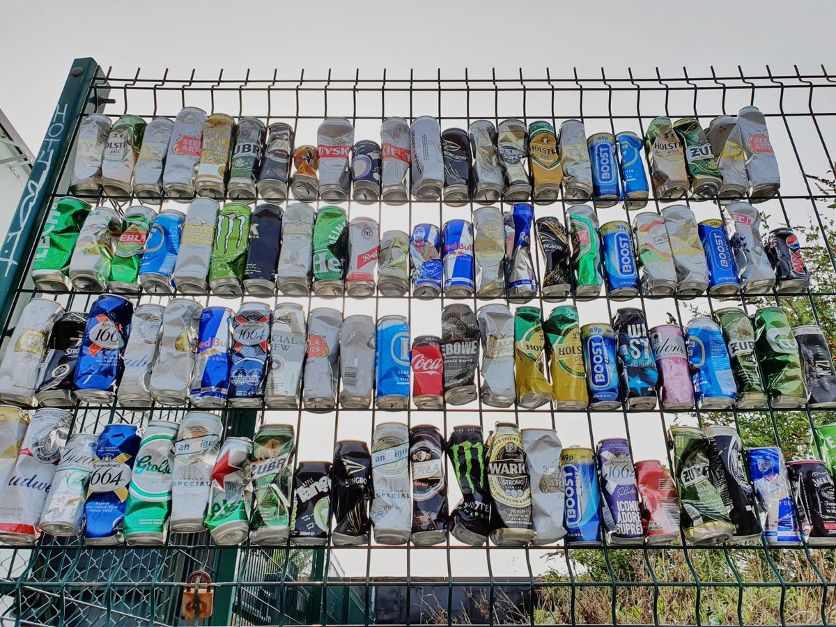 We created a tin gallery. These 92 cans are just a tiny number of those thrown over the fence onto wasteland. We look forward to turning the area into something special for local communities. Things ‘can’ be better @LordScroley <a href="/SW_Help/">SWR Help</a> @GuinnessHomes <a href="/RBKingston/">Kingston Council</a> #tolworthstation