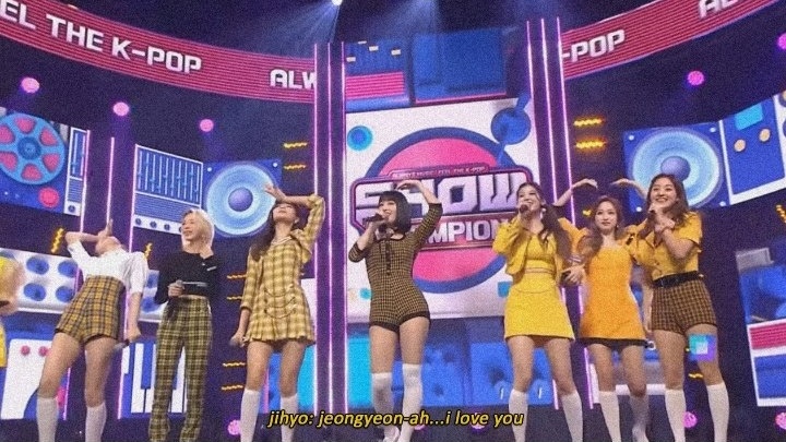 intojeongyeon's tweet photo. jihyo everyday: "how can i make this about JEONGYEON?" https://t.co/9hix3cMN5D