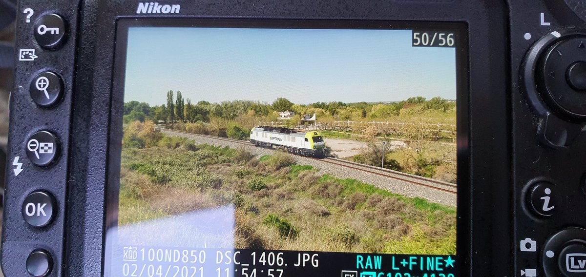 jordasso1's tweet photo. Foto històrica. Primer cop que una locomotora Bitrac de @Captrain_Europe circula aïllada per la linia de @FGC @FGCcorporatiu Lleida-La Pobla. Aqui a l'alçada del Racó d'en Pep #vilanovadelabarca #bitrac #dual . Bona Pasqua! https://t.co/8Cx4Jjjfxz