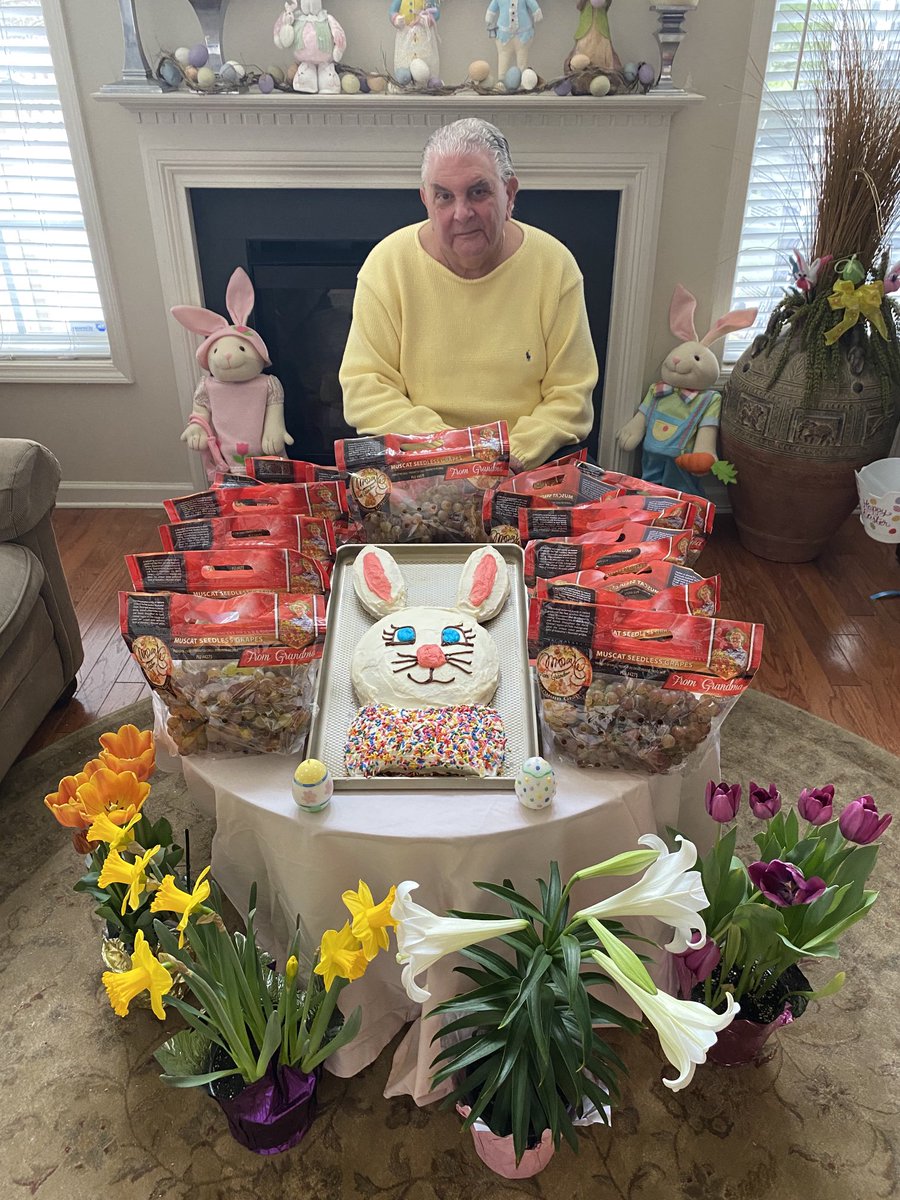 ProducePete4NY's tweet photo. Happy Easter🐇🐇 Coming up in the 8 am hr on Saturday Today in New York, Produce Pete is talking about Pink Muscat Seedless Grapes and Bette’s Bunny Cake🐇🐇 https://t.co/SIJEeDUpIT