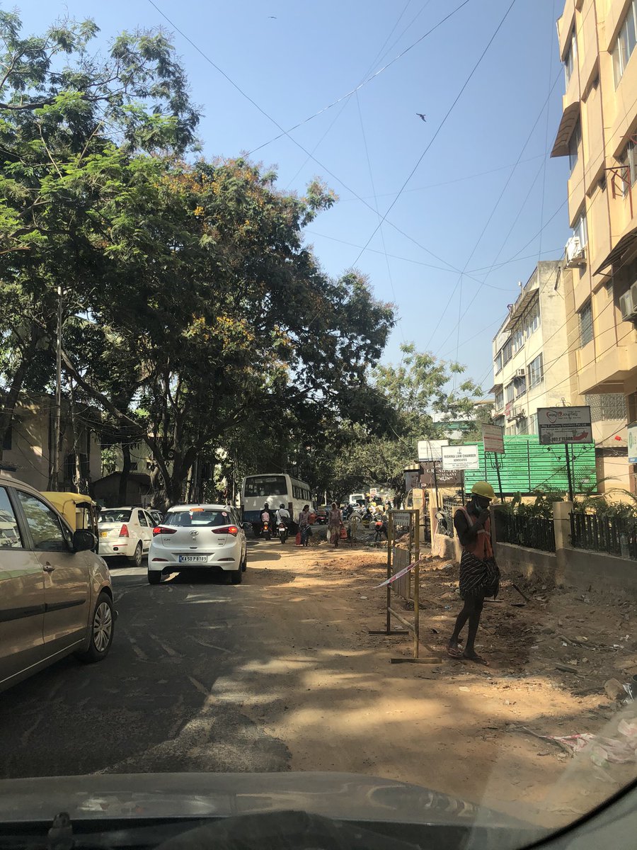 NammaBengaluroo's tweet photo. Naale baaa 🤣
#Smartcity #WIP #NammaBengaluru #MillersRoad https://t.co/sHtDtQJLtk