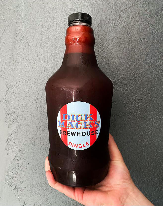 Freshly poured draft beer in growlers available to order.
ORDER IN ADVANCE ESSENTIAL. Collect between 4-7pm - No walk ins. WhatsApp your order - 086 0373430
Pale Ale, Session IPA, Amber Ale
1 L €10 + €2 deposit (€10 refills)
2 L €20 + €3 deposit (€20 refills)
Reuse bottles.