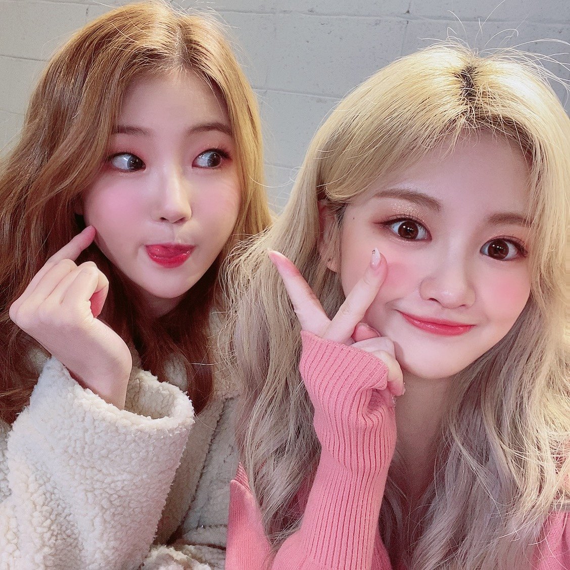 BrasilMinseo's tweet photo. [Tradução] 21.03-🐥🐧

"Linda Minseo ~~ ❤️ Muito obrigada por ter nascido e eu te amo💗 Serei uma irmã melhor do que sou agora !!  Nosso Minseo está brilhante e alegre como está agora, fique ao meu lado para sempre ㅠㅠ 😭😍 Nosso anjo Minseo feliz aniversário !! https://t.co/YKzp0Q6wTW