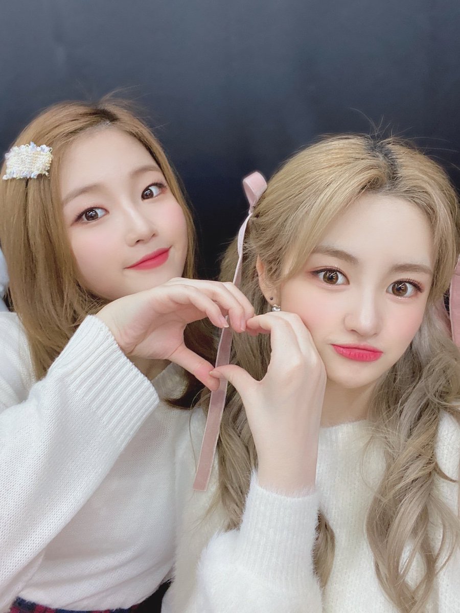 BrasilMinseo's tweet photo. [Tradução] 21.03-🐥🐧

"Linda Minseo ~~ ❤️ Muito obrigada por ter nascido e eu te amo💗 Serei uma irmã melhor do que sou agora !!  Nosso Minseo está brilhante e alegre como está agora, fique ao meu lado para sempre ㅠㅠ 😭😍 Nosso anjo Minseo feliz aniversário !! https://t.co/YKzp0Q6wTW