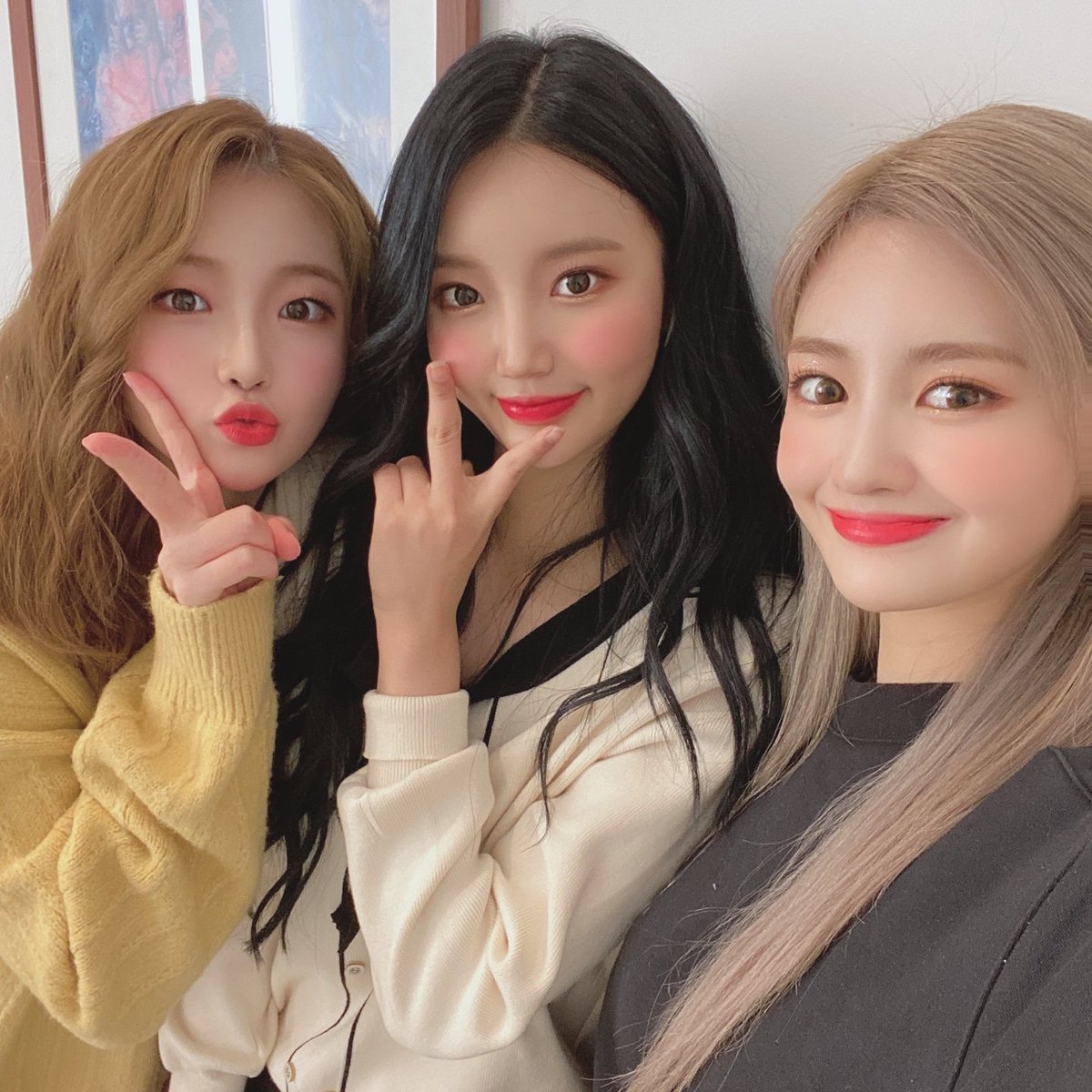 BrasilMinseo's tweet photo. Vamos fazer um bom dia juntos💗"

#세러데이 #SATURDAY  #유키 #민서 #MINSEO #YUKI   #HAPPY_MINSEO_DAY https://t.co/YI9rFQ7Yj9