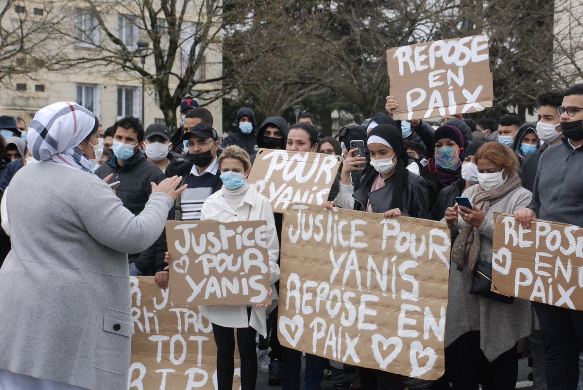 BlascoSH's tweet photo. Discours très digne de la mère et du cousin de Yanis. Entre 300 et 400 personnes étaient présentes https://t.co/LX3Er7sSwu