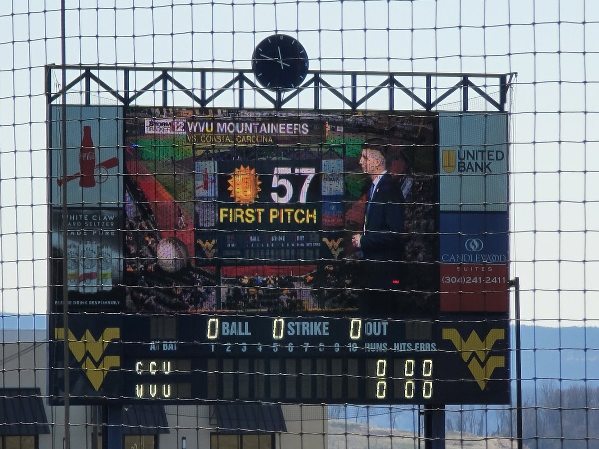 ScottSincoff's tweet photo. It's a beautiful day for some Mountaineer @WVUBaseball! #wvufamily #letsgomountaineers #goldblue @GoldAndBlueNtn @StormTracker12 @DGaudetWBOY https://t.co/qzGvmzb7IY