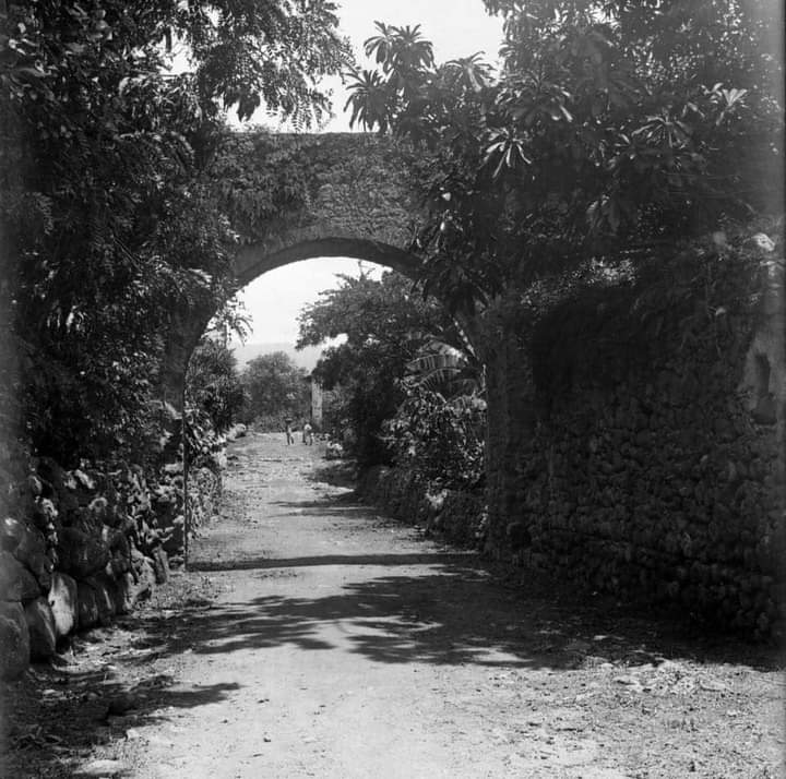 Calle "Del Arco" en el barrio bravo de Amatitlán en Cuernavaca. Buenos días desde Cuernavaca, buenos días desde Morelos.