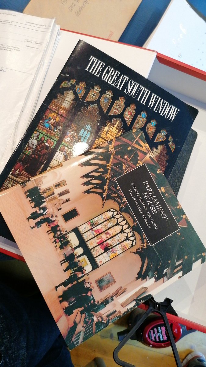 itsashleydee's tweet photo. The post-PhD clear out is occurring. Any #twitterstorians or maybe specifically #LegalHistorians want two little books about Parliament House? #CourtOfSession maybe @oldscotbooks? https://t.co/xqsREzH0LF