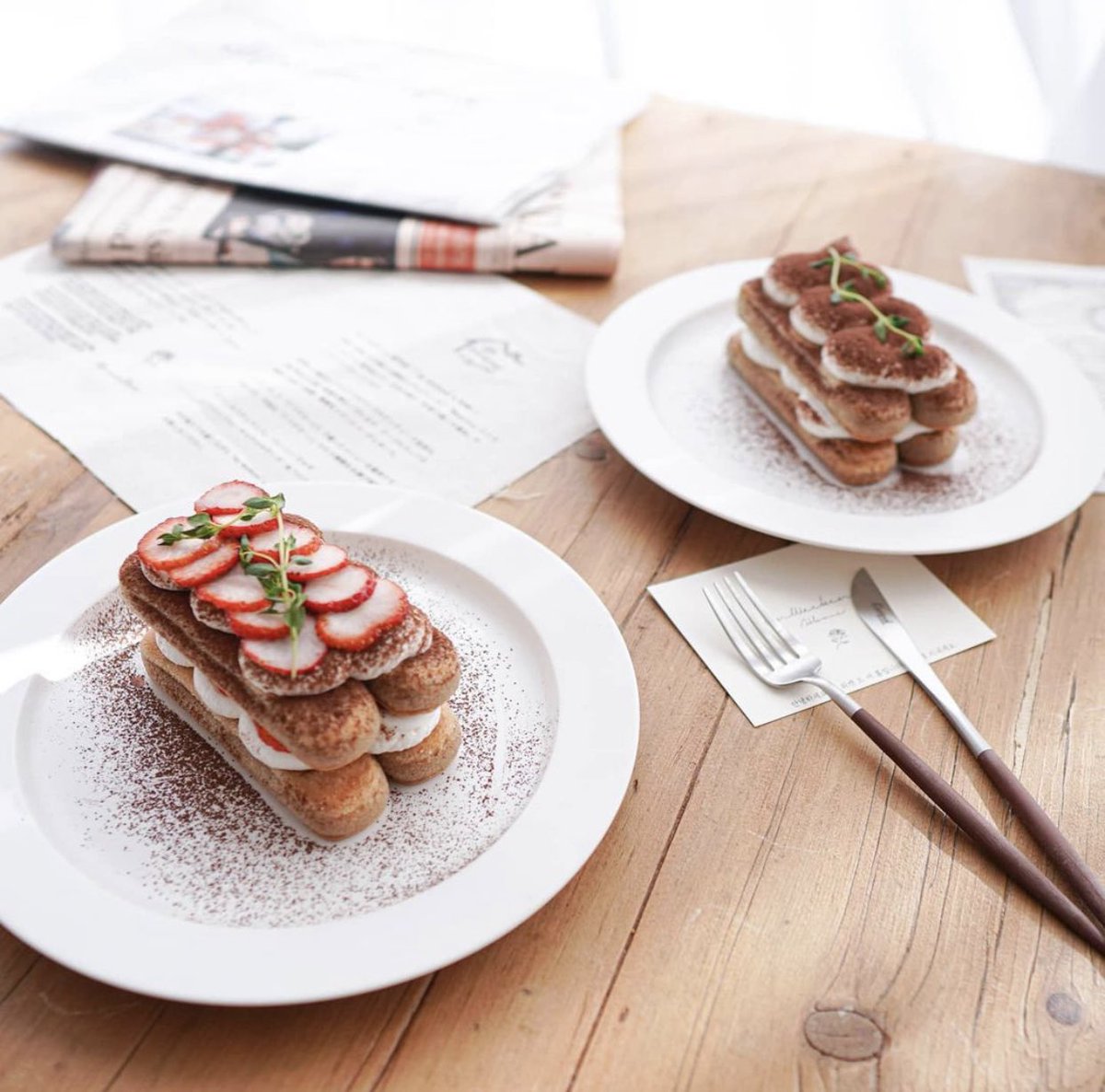 unni_jpn's tweet photo. 京都に出来た完全招待韓国風カフェ『un weekend a home』☕️

インスタのフォロワーのみ入店可能で、アカウント開設から数日でフォロワー数が9000以上になるほどの人気ぶり！🎊

アンティーク家具と韓国風スイーツで素敵な時間が過ごせる空間🤍

〒605-0063
京都府京都市東山区松原町２７２−５ https://t.co/hk9tqPpf27
