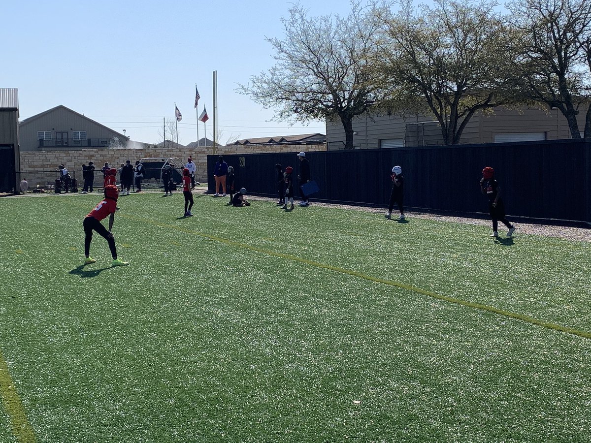 lori_montelongo's tweet photo. 8U Championship is underway @PremierEventsU2 @PSouthtexas Battle of the Best. @montelongo_john https://t.co/l7OVtVNP2n