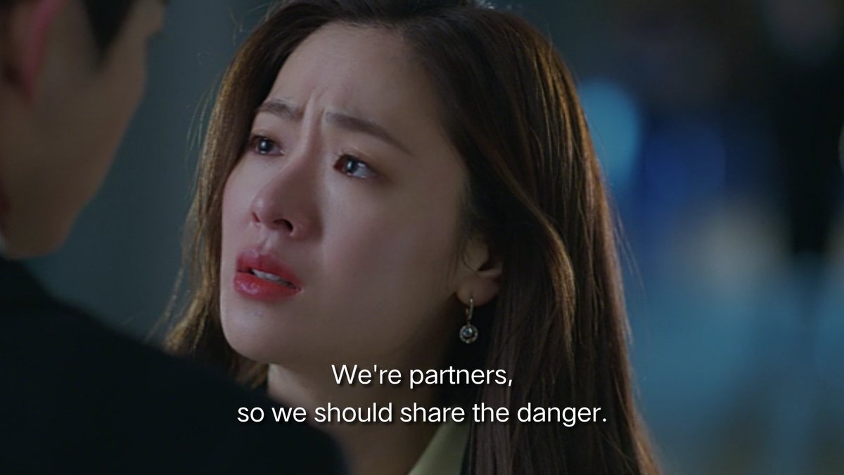 haekanqs's tweet photo. "We're partners, so we should share the danger. " aaaa!!🤩😭

#VincenzoEp10 #Vincenzo #SongJoongKi #JeonYeoBeen https://t.co/62W9kIccVQ