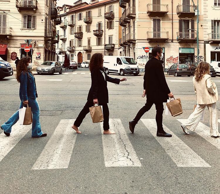 Per consegne estrose e gratuite info@libreriatherese.it 011882631