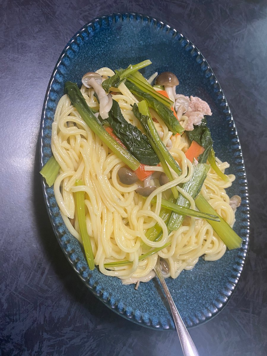 ホットクックすごかったぜ…!!!!
使った日も使わない日もホットクックはスゴイ!!!簡単!美味しい!幸せ!!!!(*'ω`*)
写真はホットクックで作った和風スープぱすたぁー!!!!
美味しいは!!!簡単は!!!
正義の優勝!!!!
?✨✨✨✨✨