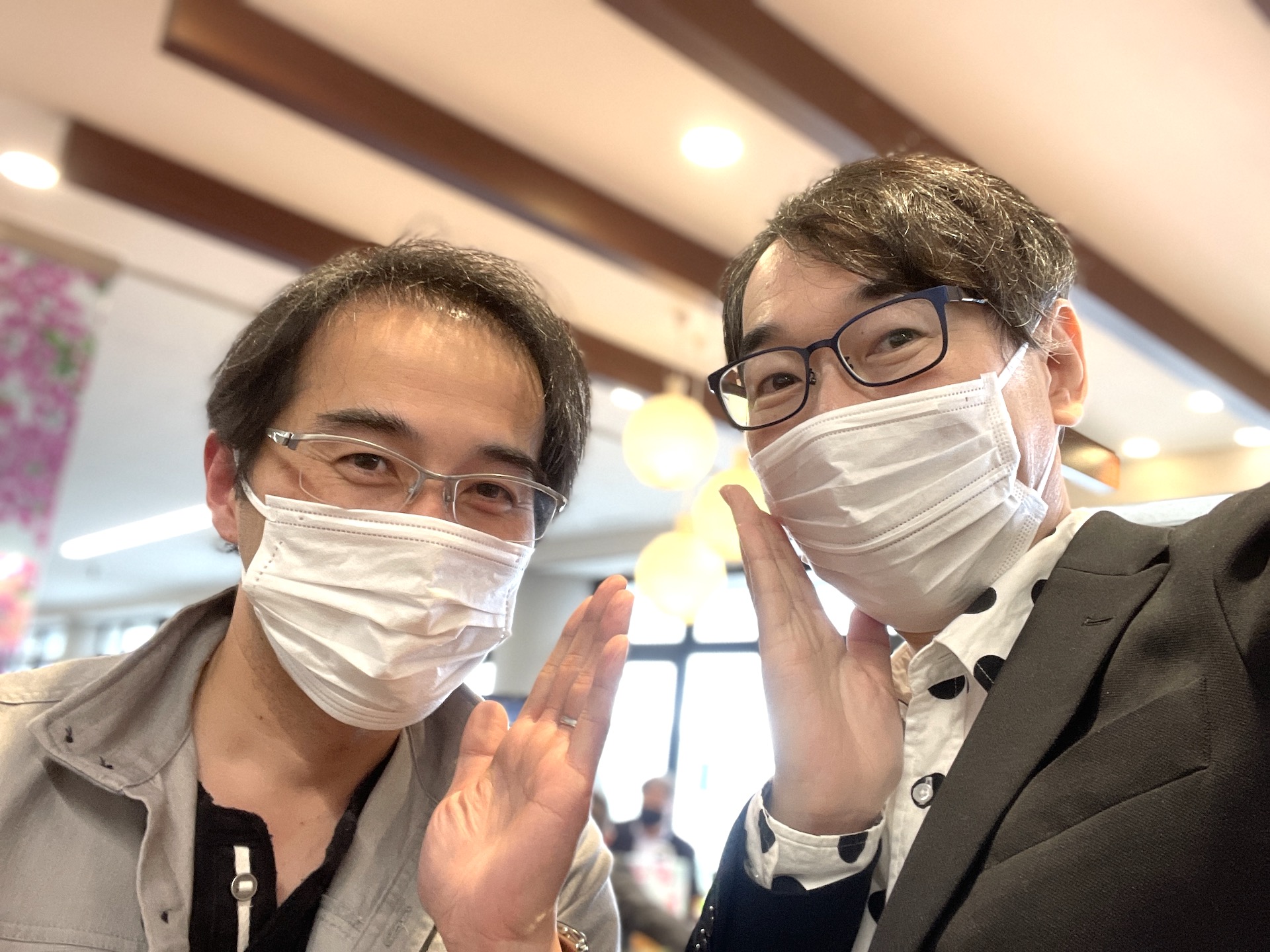 吹奏楽作家 オザワ部長 公式 在 Twitter 上 無事に 全日本アンサンブルコンテスト 開催地の宮崎から戻ってまいりました 宮崎ブーゲンビリア空港では 遠軽高校 や 遠軽町立南中学校 の皆さんとお会いでき 飛行機も羽田まで一緒 うれしかったです 写真は