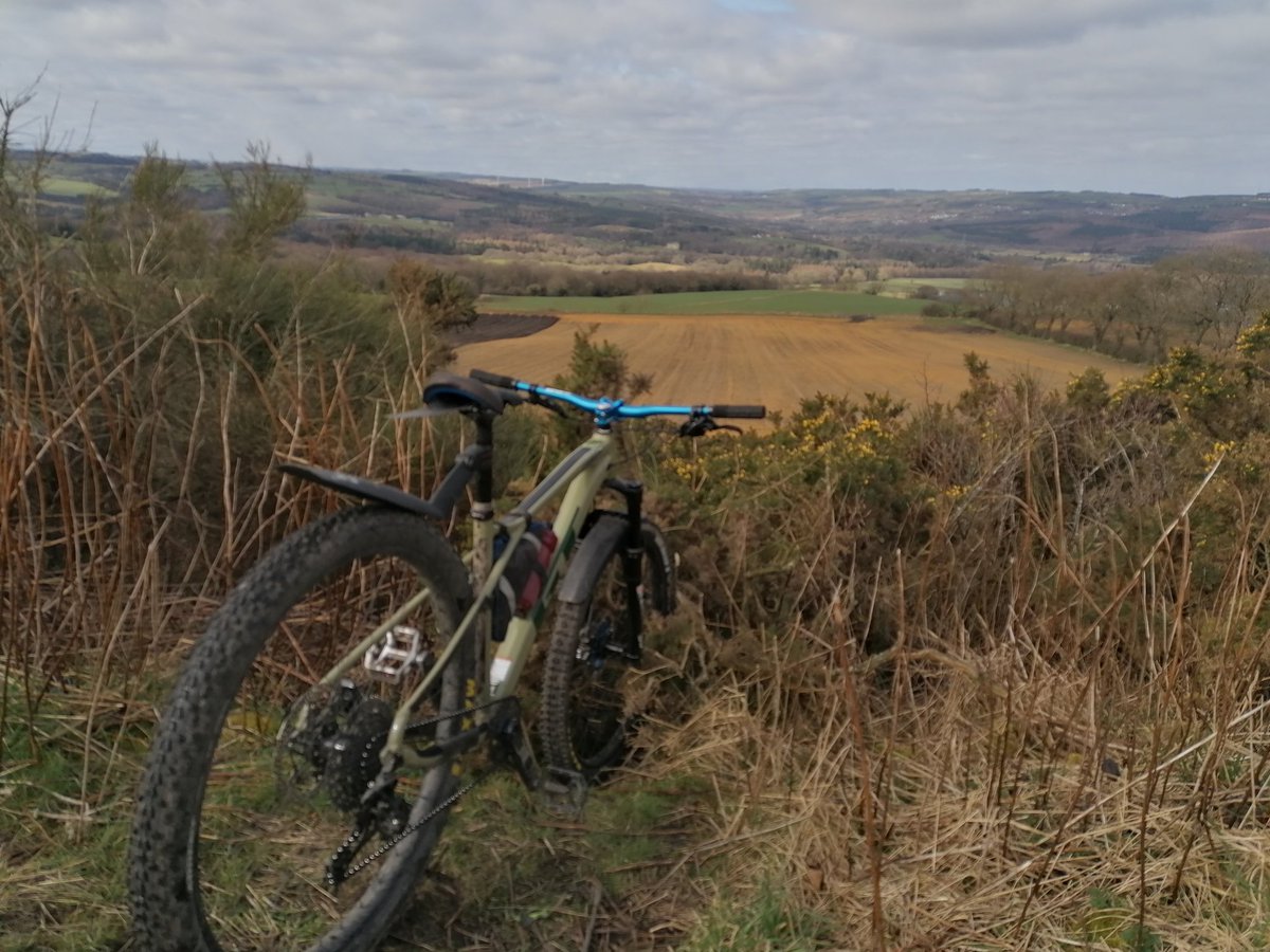 evanglis's tweet photo. Starting to feel a little more life in the old legs today. better weather than Fridays ride defo helped. Cannot wait to start some proper outings. Extended the ride to take a wander upto #pontoppike. No idea why but found a few more nice tracks. 👍 #ukmtbchat #gtzaskar https://t.co/gEM2YsqrAn
