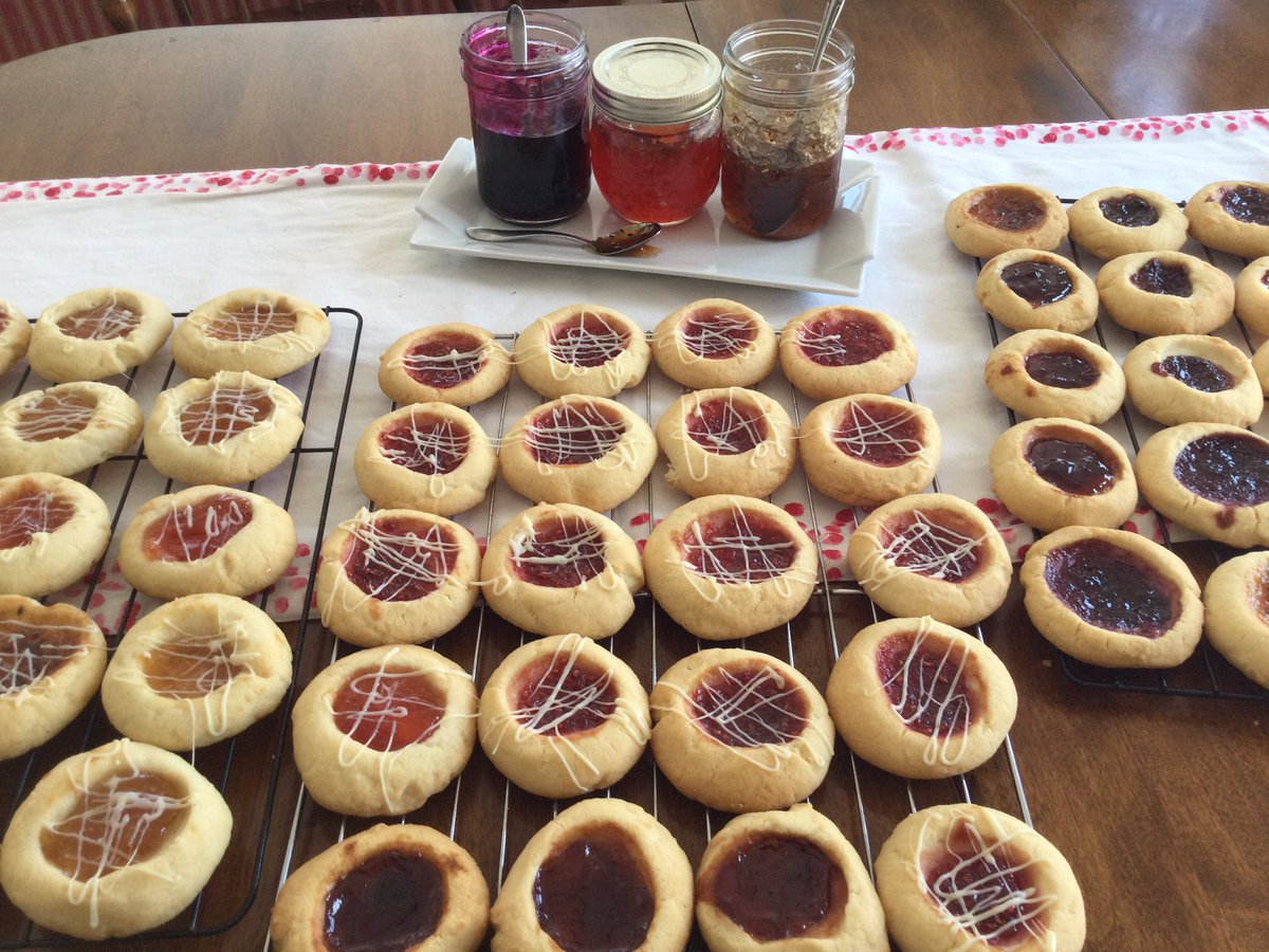 PatriciaHooperA's tweet photo. Gooseberry, red currant, crabapple, raspberry, damson, bakeapple & more.... NL jelly thumbprints! #NLbaking https://t.co/5L3HQUWBfb