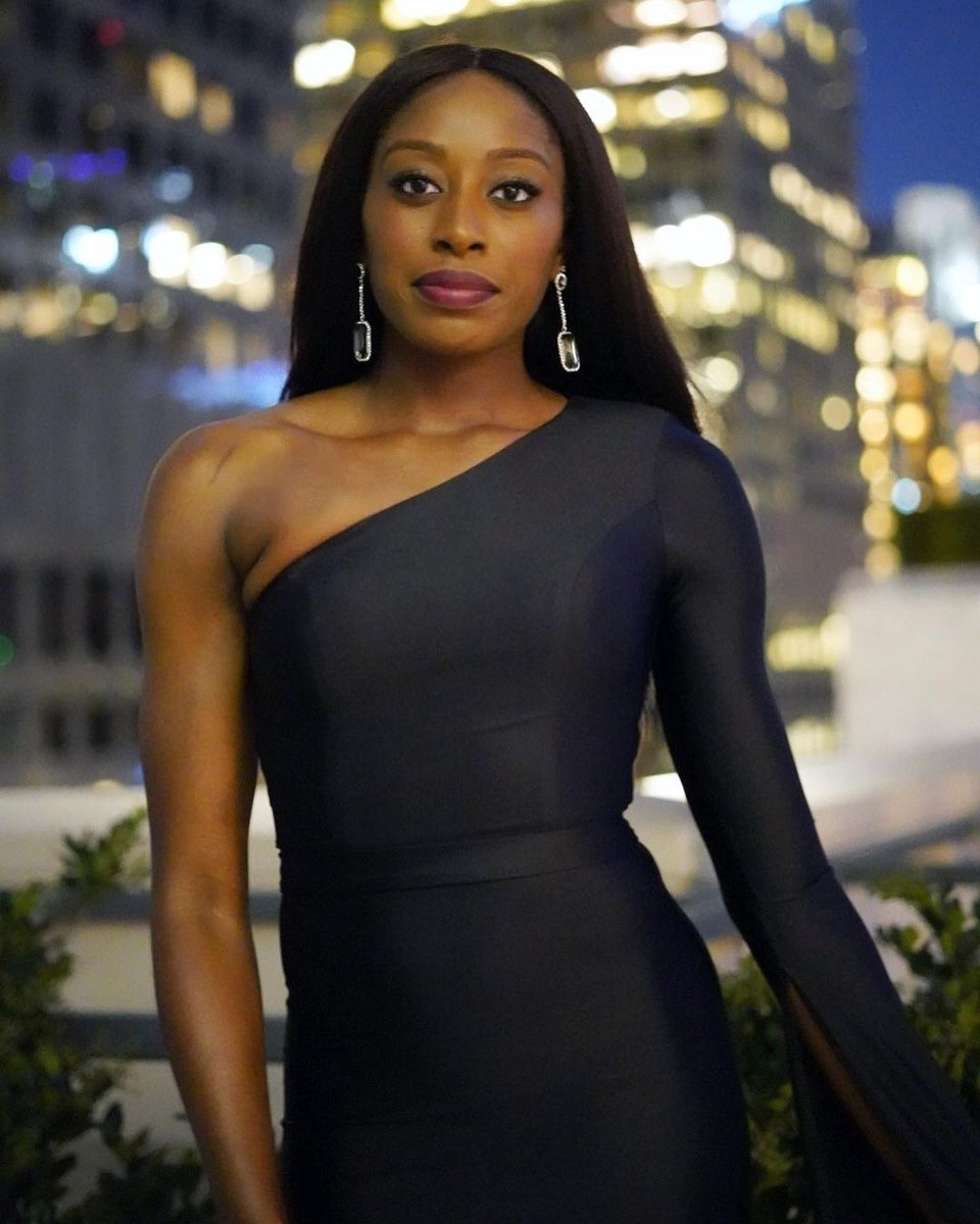 WNBA's tweet photo. Happy Birthday, Queen 👑

Join us in wishing @chiney a Happy Birthday! #WNBABday https://t.co/qkDGbd159G