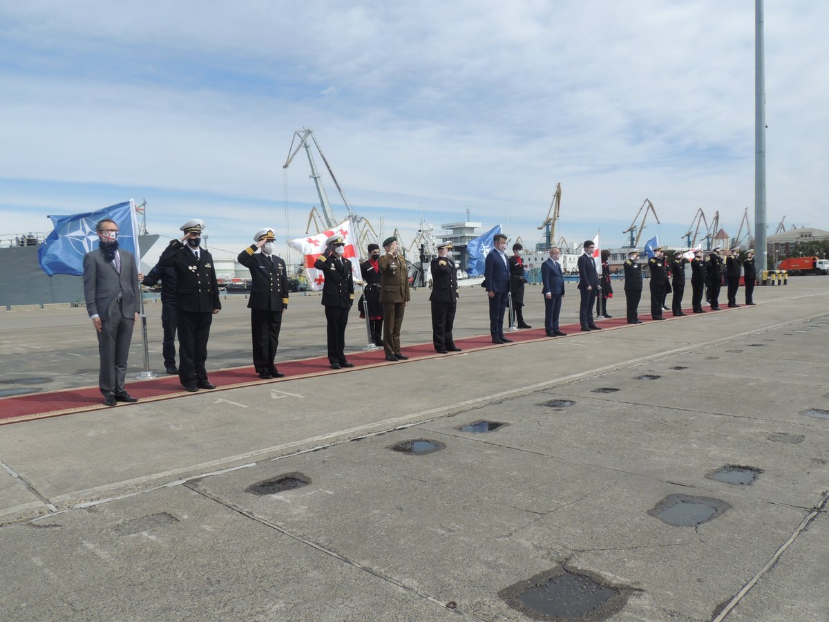 tcsavunma's tweet photo. 1⃣ NATO Daimi Deniz Görev Grubu-2 (SNMG-2) sancak gemisi TCG KEMALREİS fırkateynimiz, 15-18 Mart tarihleri arasında Poti/Gürcistan'a liman ziyaretinde bulundu. https://t.co/uZ25A2R8n5